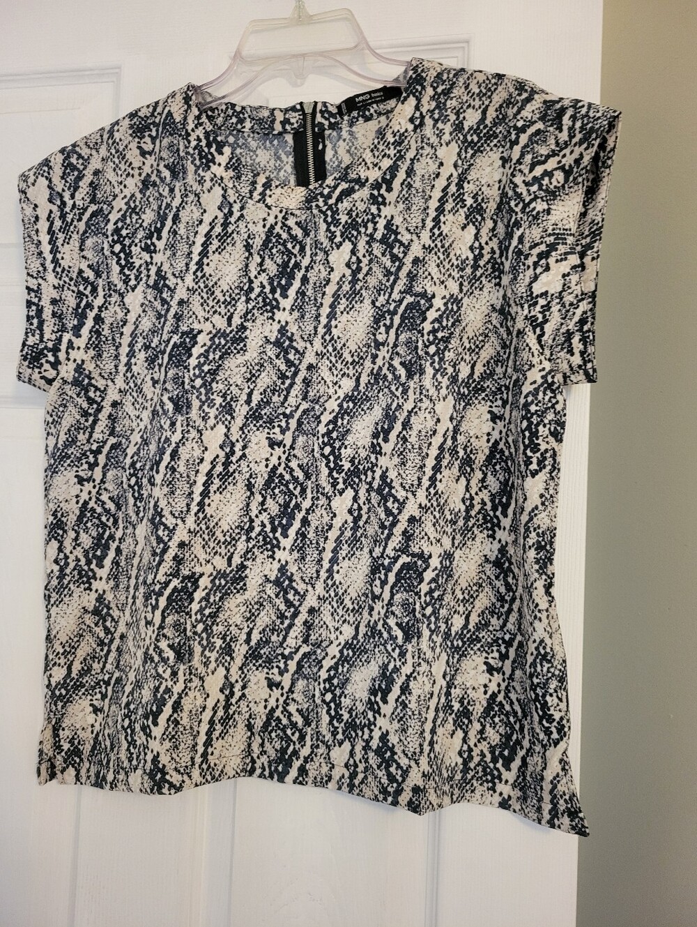 NWOT Worthington Black and Cream Snake-Print Short Sleeve Top